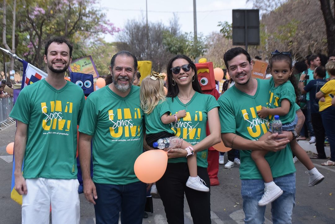 Desfile Cívico-Militar de 7 de Setembro Atraí Multidão em Ipatinga com Presença Marcante da IEQ em mais um ano